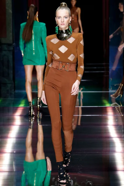 Look 14
